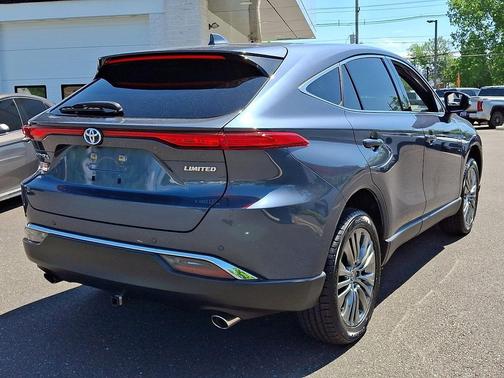 Coastal Gray Metallic 2023 Toyota Venza Limited