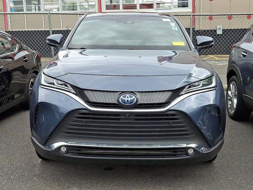 Coastal Gray Metallic 2023 Toyota Venza Limited