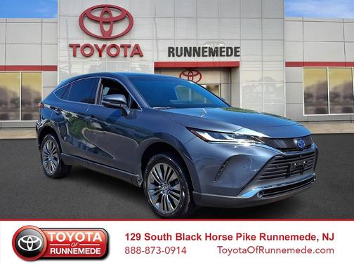 Coastal Gray Metallic 2023 Toyota Venza Limited