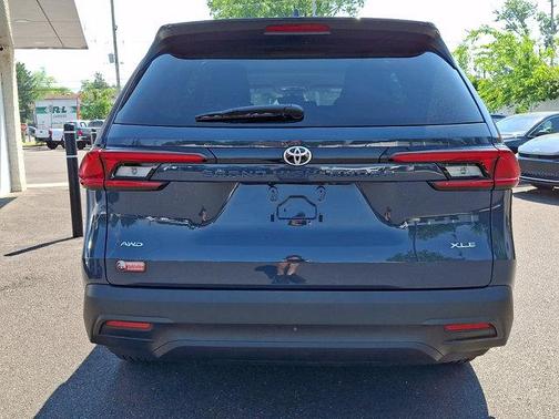 Cloud 2026 Toyota Grand Highlander XLE