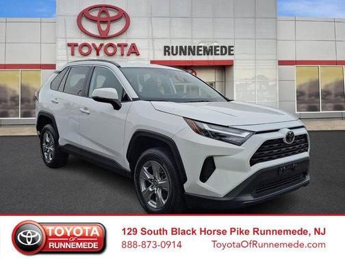 Ice 2024 Toyota RAV4 XLE