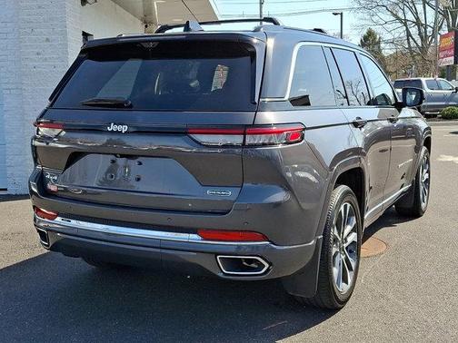 Baltic Gray Metallic Clearcoat 2024 Jeep Grand Cherokee Overland