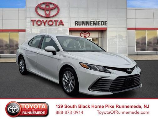Ice Cap 2023 Toyota Camry LE