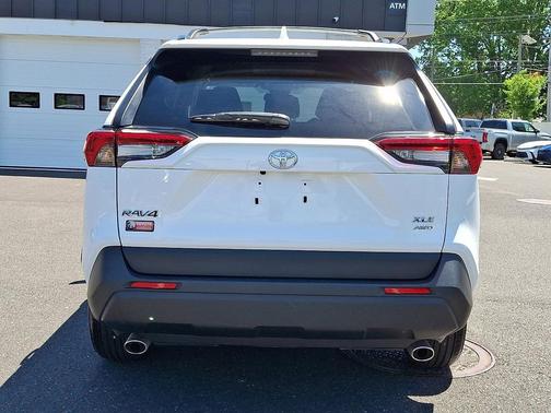 Ice 2025 Toyota RAV4 XLE