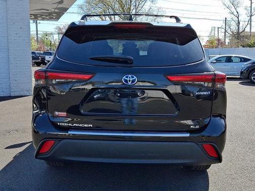 Midnight Black 2023 Toyota Highlander Hybrid XLE
