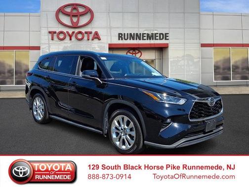 Midnight Black Metallic 2021 Toyota Highlander Limited
