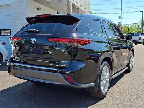 Midnight Black Metallic 2021 Toyota Highlander Limited