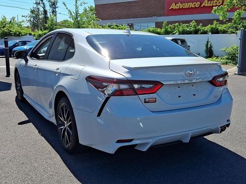 Ice Edge 2023 Toyota Camry SE