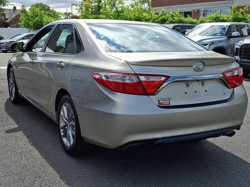 Creme Brulee Mica 2015 Toyota Camry SE