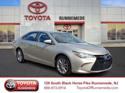 Creme Brulee Mica 2015 Toyota Camry SE