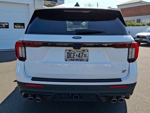 Star White Metallic Tri-Coat 2025 Ford Explorer ST