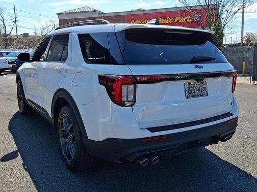 Star White Metallic Tri-Coat 2025 Ford Explorer ST