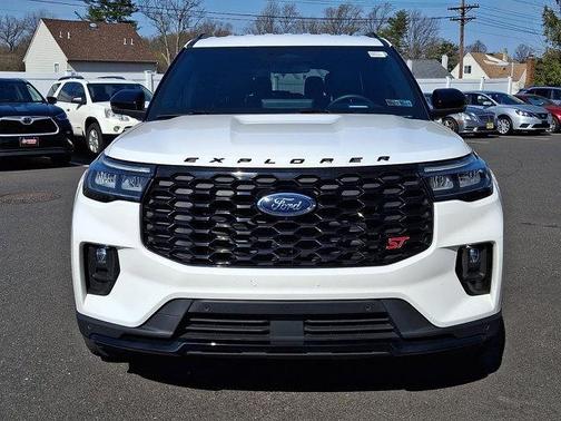 Star White Metallic Tri-Coat 2025 Ford Explorer ST