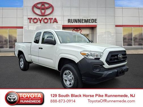 White 2022 Toyota Tacoma SR