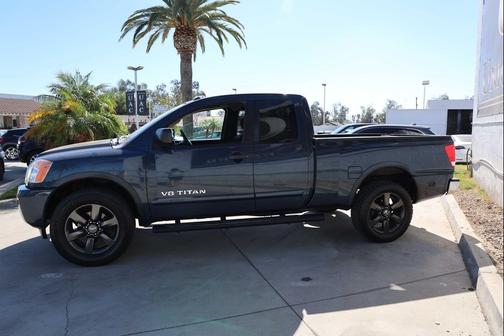 2015 Nissan Titan SV