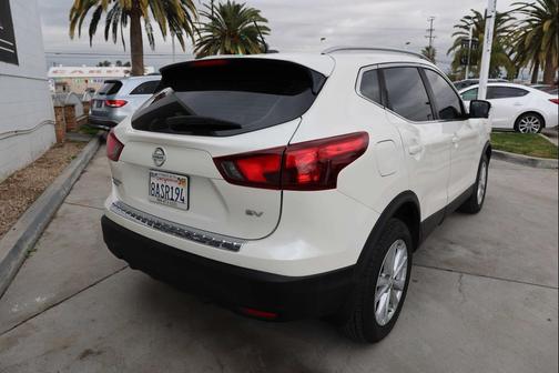 2017 Nissan Rogue Sport SV