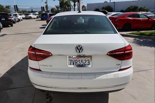 2017 Volkswagen Passat 1.8T SE