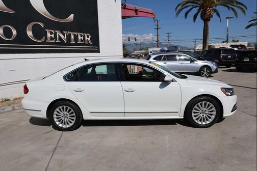 2017 Volkswagen Passat 1.8T SE