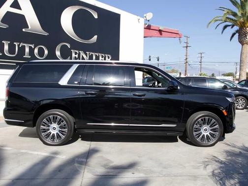 2022 Cadillac Escalade ESV Sport