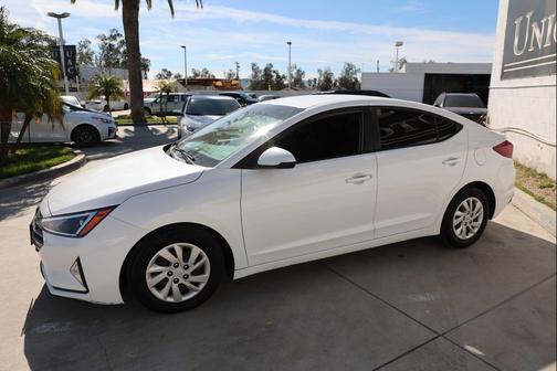 2019 Hyundai ELANTRA SE