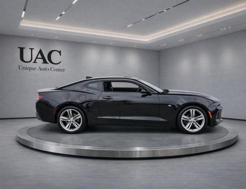 BLACK 2018 Chevrolet Camaro 1LT