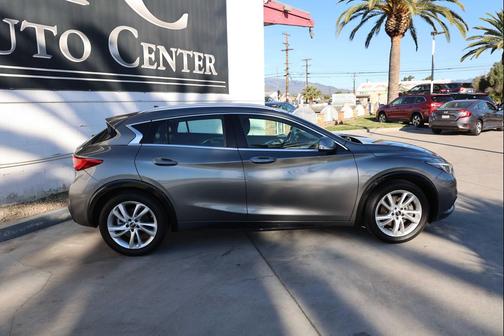 2019 INFINITI QX30 LUXE