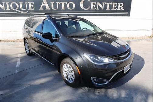 2018 Chrysler Pacifica Touring-L