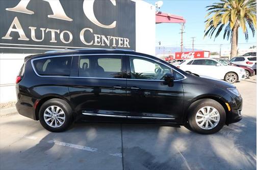 2018 Chrysler Pacifica Touring-L