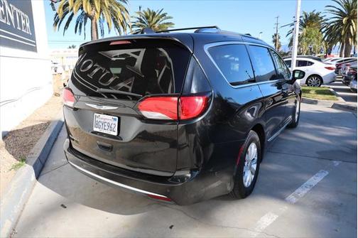 2018 Chrysler Pacifica Touring-L