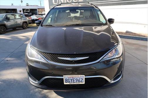 2018 Chrysler Pacifica Touring-L