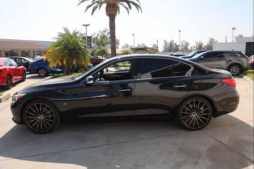 2015 INFINITI Q50 Base
