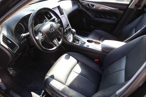 2015 INFINITI Q50 Base