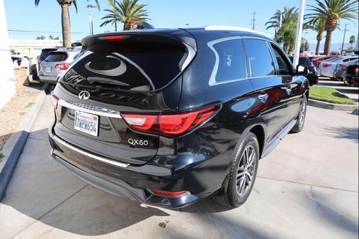 2017 INFINITI QX60 Base