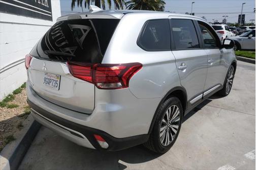 2020 Mitsubishi Outlander SP