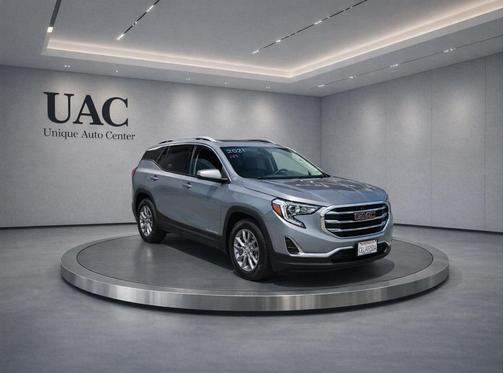 Sterling Metallic 2023 GMC Terrain SLT