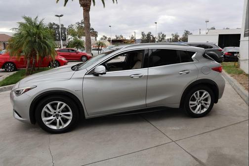 2019 INFINITI QX30 ESSENTIAL