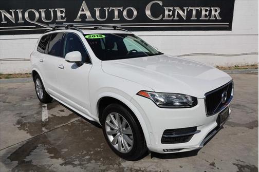 2016 Volvo XC90 T6 Momentum