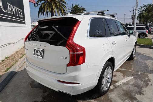 2016 Volvo XC90 T6 Momentum
