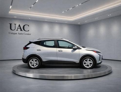 Silver Flare Metallic 2023 Chevrolet Bolt EUV FWD LT