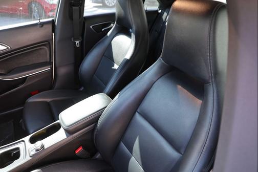 2016 Mercedes-Benz CLA-Class Base