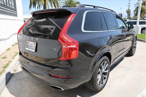 2017 Volvo XC90 T6 Momentum