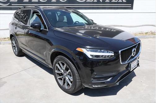 2017 Volvo XC90 T6 Momentum