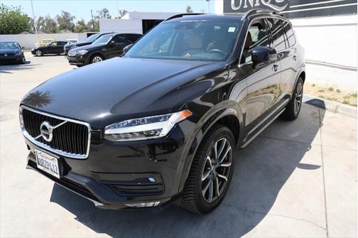 2017 Volvo XC90 T6 Momentum