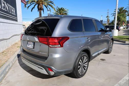 2019 Mitsubishi Outlander ES