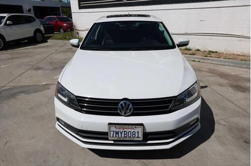 2015 Volkswagen Jetta Auto SE w/Connectivity/Navigation