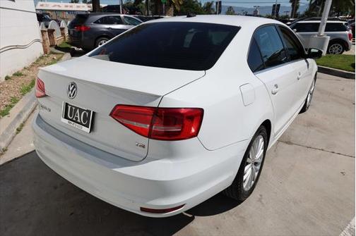 2015 Volkswagen Jetta Auto SE w/Connectivity/Navigation