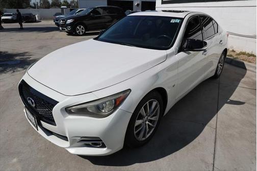 2015 INFINITI Q50 Premium
