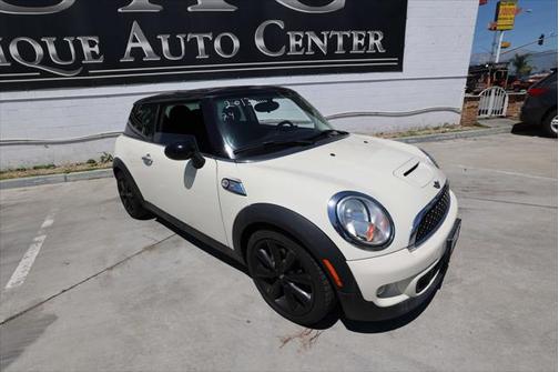 2017 MINI Hardtop Cooper