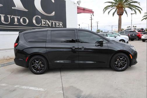 2020 Chrysler Pacifica Touring
