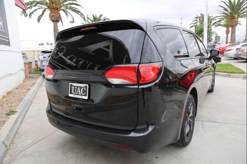 2020 Chrysler Pacifica Touring
